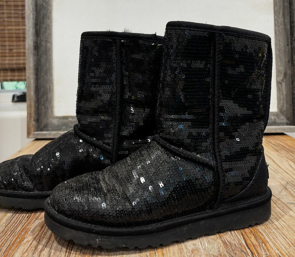 UGG Classic Short Sparkle Sequin Black Boots Size 7
